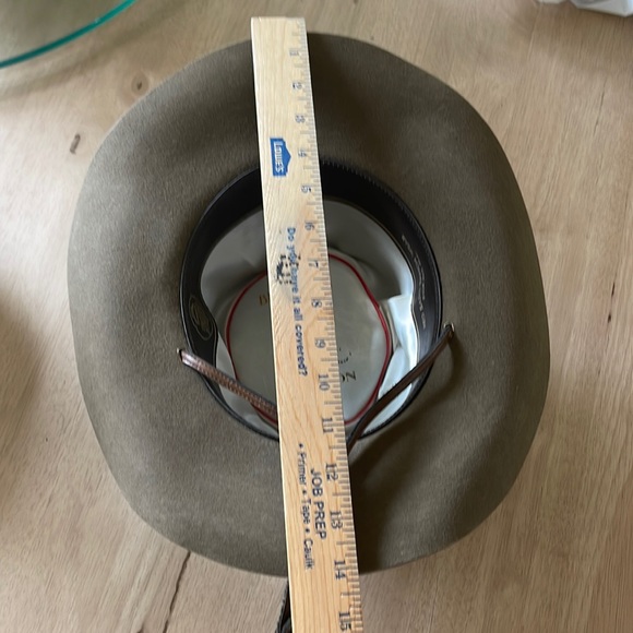 Stetson “Billy Kidd” Cowboy Hat. Custom Feather, beaded band.Light Brown.6 7/8’s - Picture 14 of 16